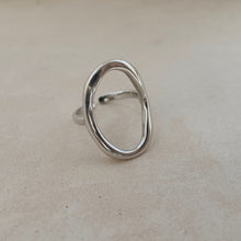 Load image into Gallery viewer, Sterling silver oval ring