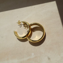 Load image into Gallery viewer, Large chunky gold hoop earrings