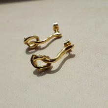 Load image into Gallery viewer, Melted Knot Gold Earrings