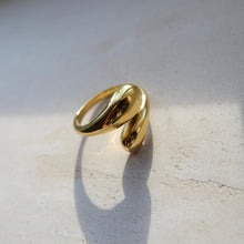 Load image into Gallery viewer, Gold Irregular Ring