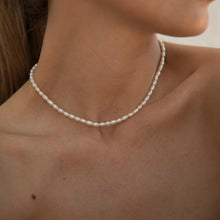Load image into Gallery viewer, Small Pearl Necklace