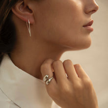 Load image into Gallery viewer, Minimalist silver ring