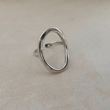 Load image into Gallery viewer, Sterling silver oval ring
