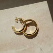 Load image into Gallery viewer, Large chunky gold hoop earrings
