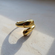 Load image into Gallery viewer, Gold Chunky Contemporary Ring
