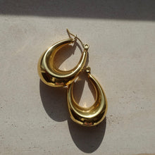 Load image into Gallery viewer, Gold Waterdrop Hoop Earrings
