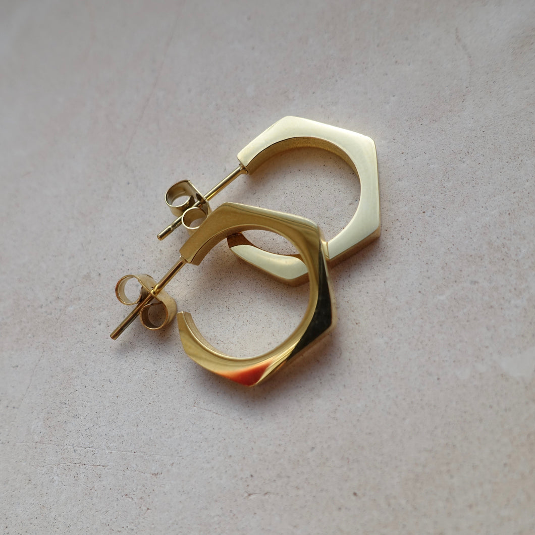 Hexagonal small gold hoop earrings