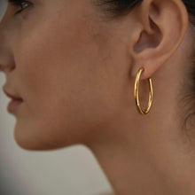 Load image into Gallery viewer, Gold Waterdrop Hoop Earrings
