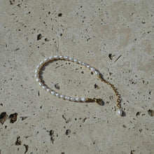 Load image into Gallery viewer, Natural Freshwater Pearl Bracelet

