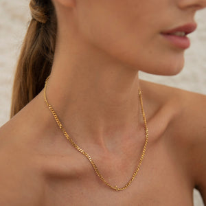 Gold chain necklace